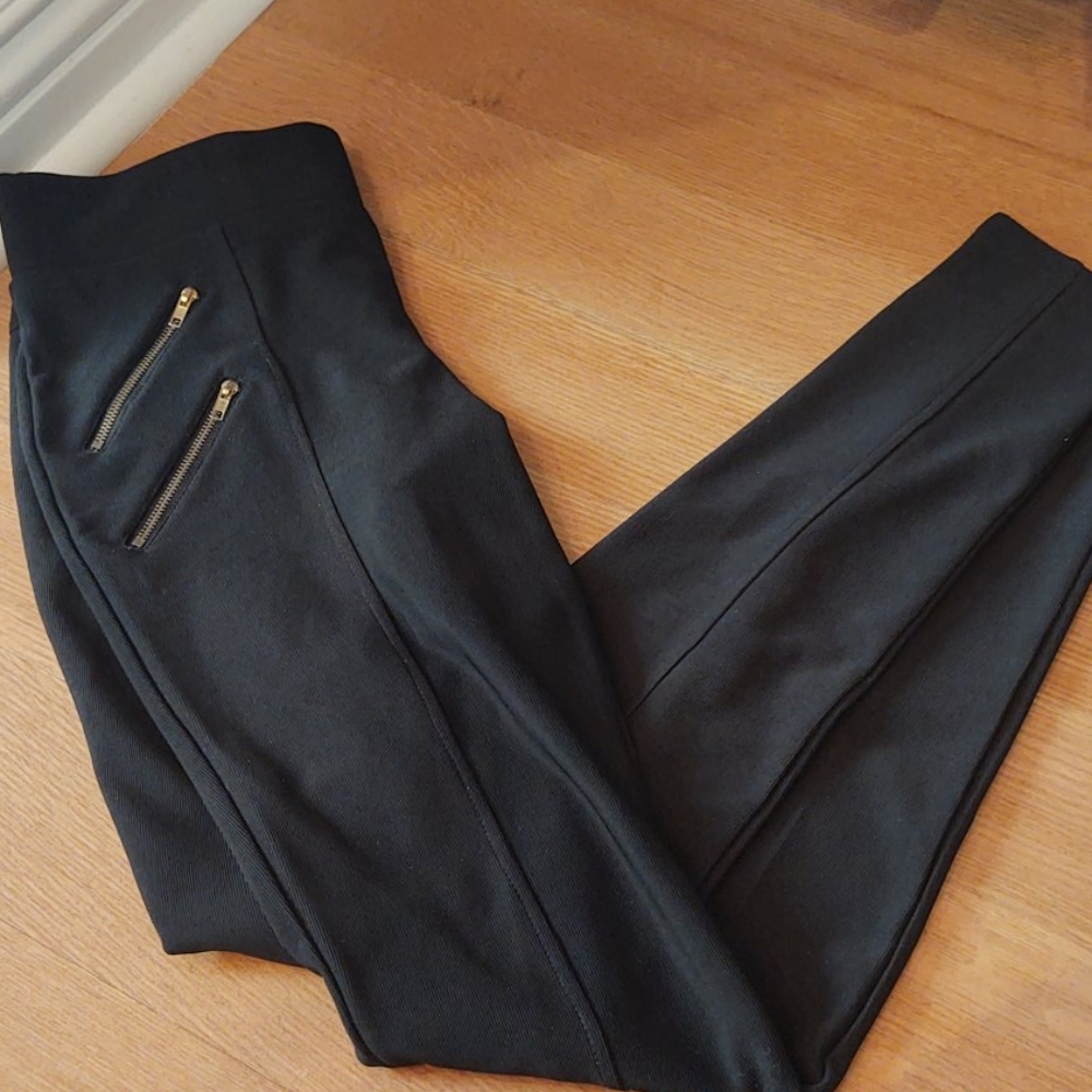 Black leggings